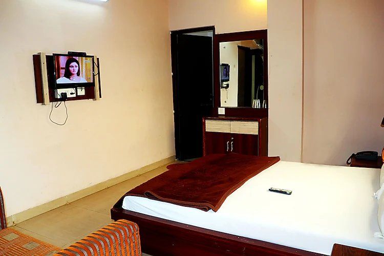 Deluxe AC Room