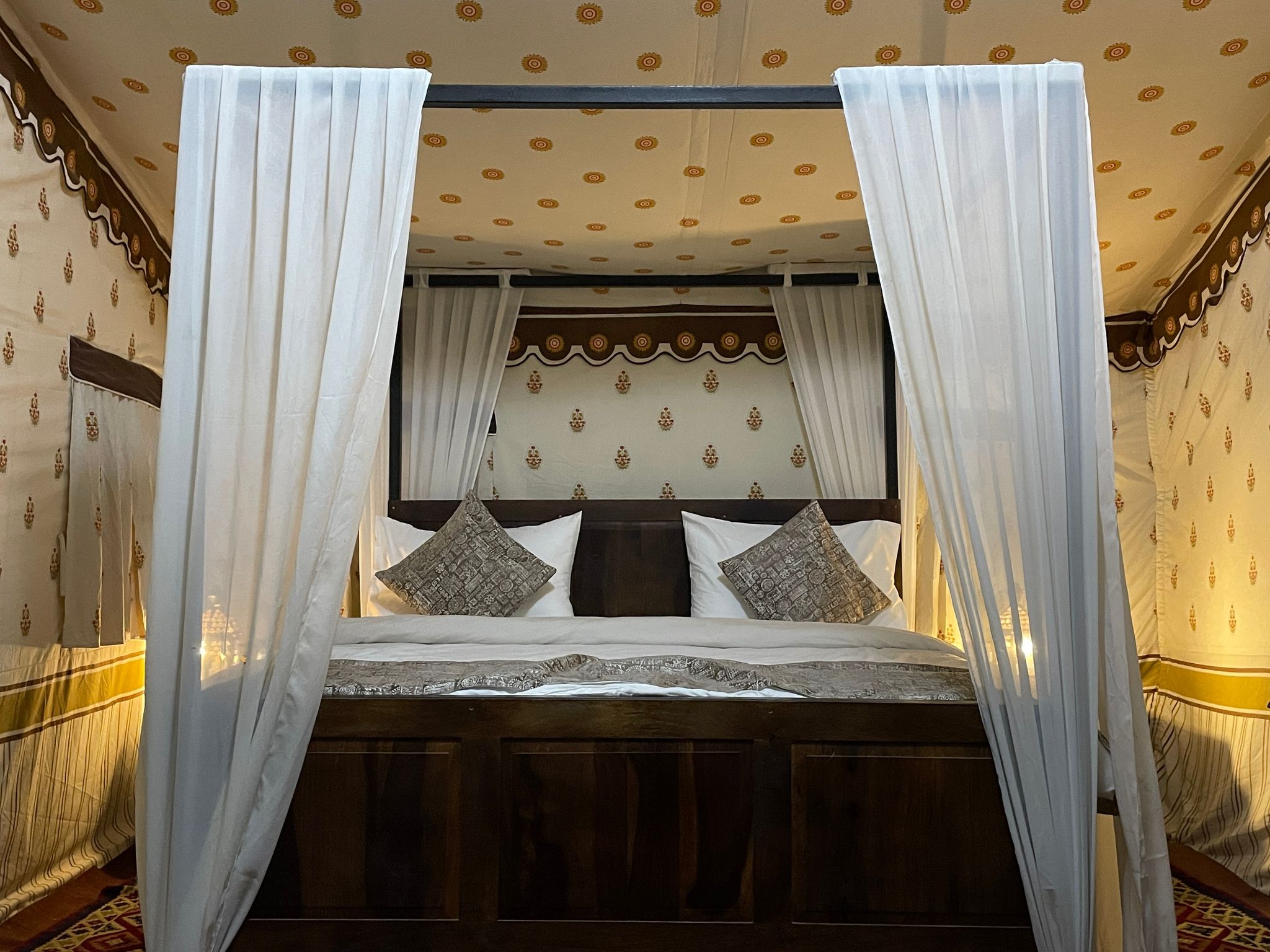 PREMIUM TENT