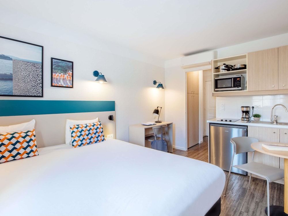 Aparthotel Adagio Access Marseille Prado Perier Studio, 1 Double Bed 3