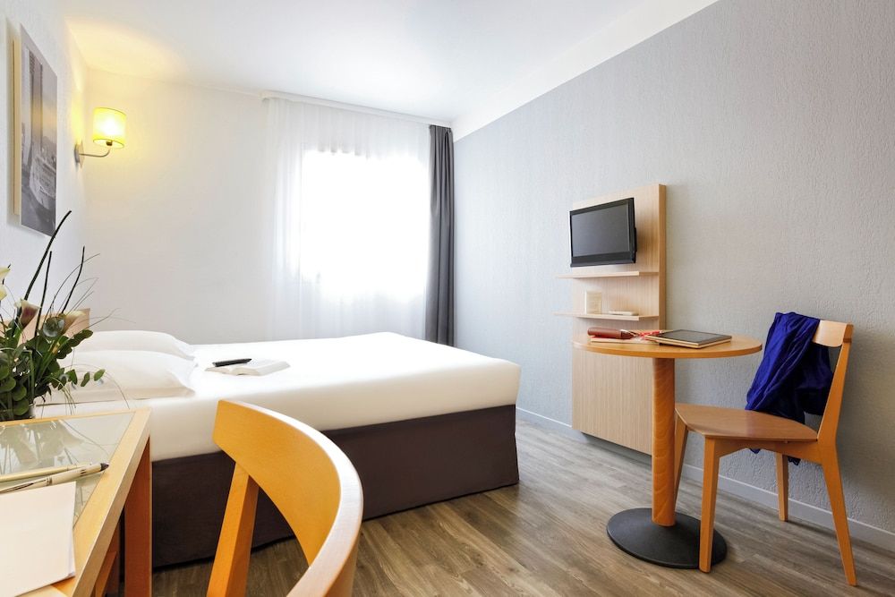 Aparthotel Adagio Access Marseille Prado Perier Studio, 1 Double Bed 2