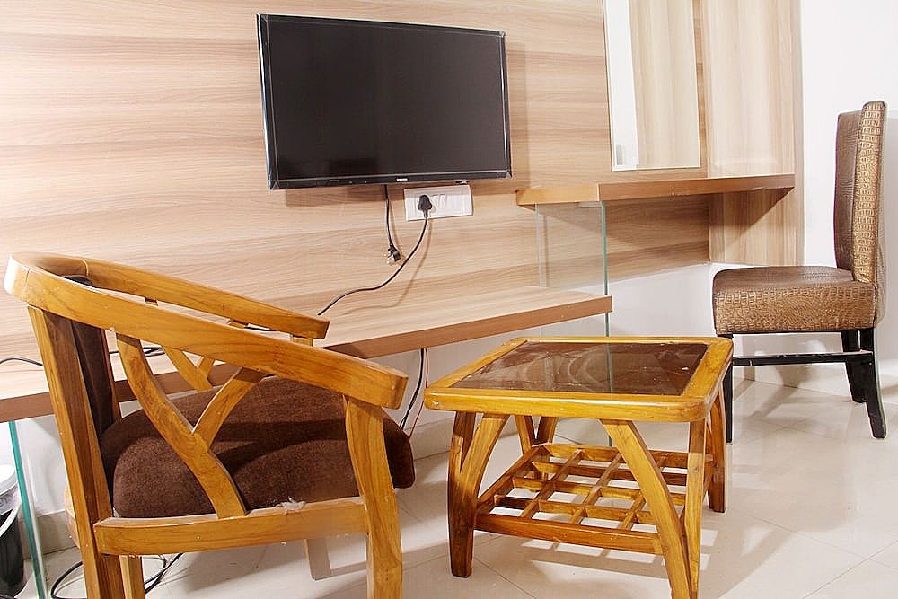 Hotel New Frontier Deluxe room 14