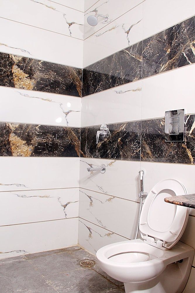 Hotel New Frontier Deluxe room 13