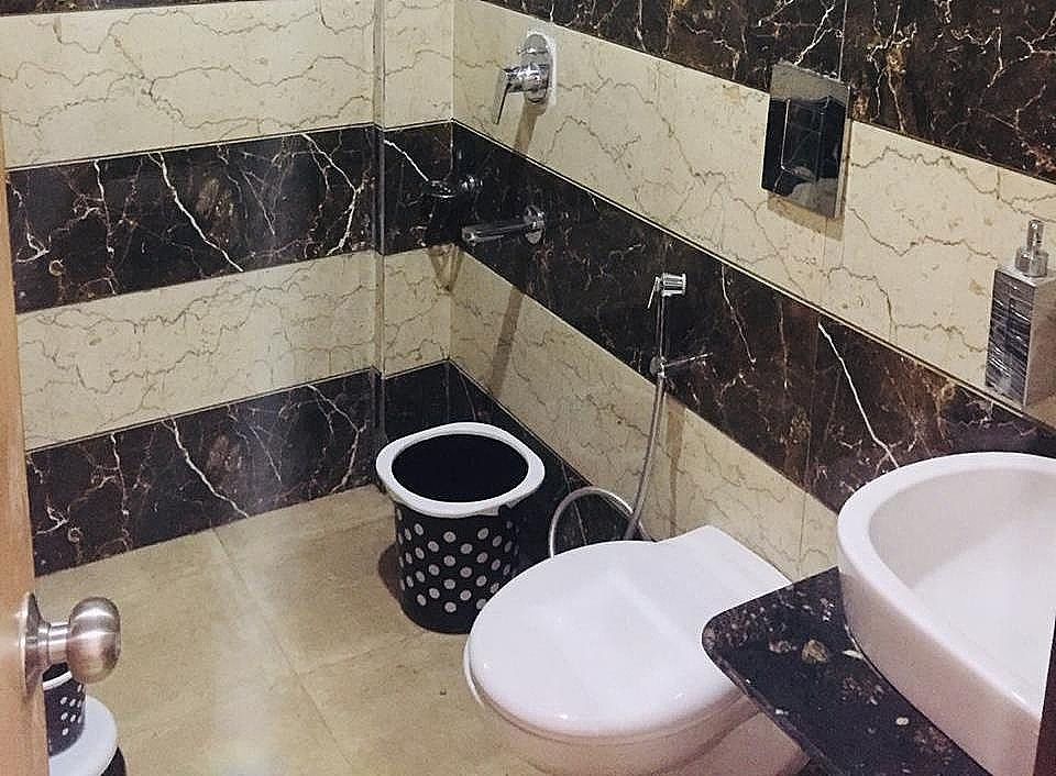 Hotel New Frontier Deluxe room 16