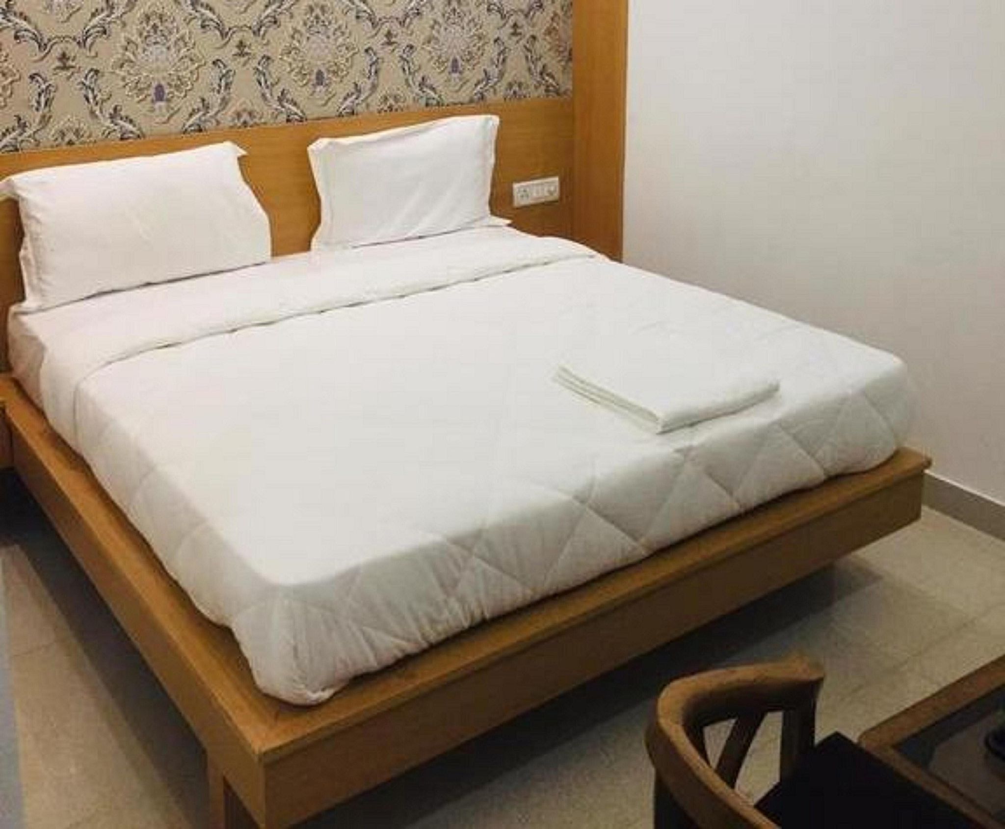 Hotel New Frontier Deluxe room 26