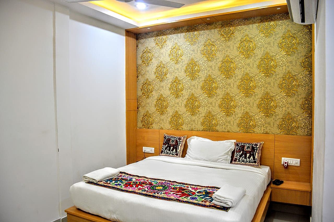 Hotel New Frontier Deluxe room 27