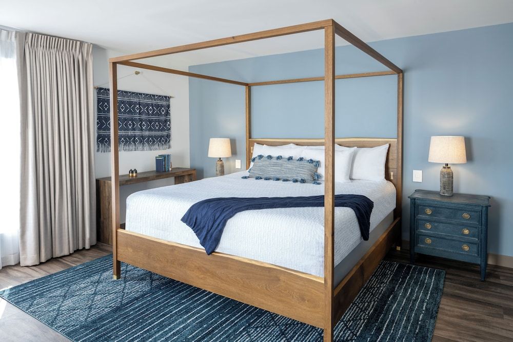 Room, 1 King Bed, Fireplace, Ocean View