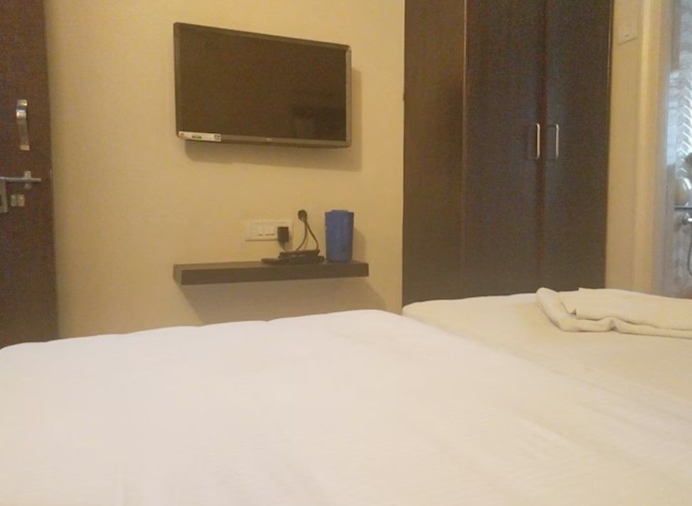 Hotel Rose Lodge Deluxe Non Ac Indian National Only 2