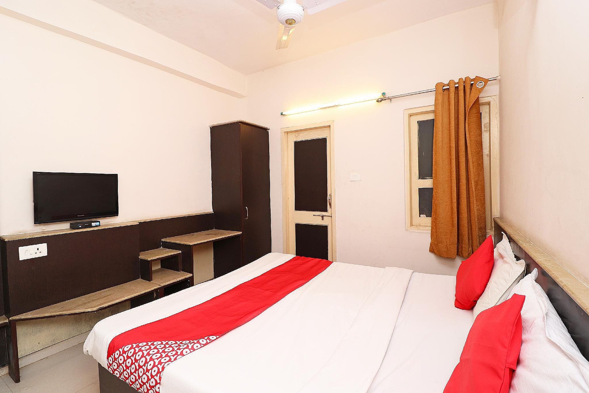 Hotel Rajhans Deluxe AC Room 6