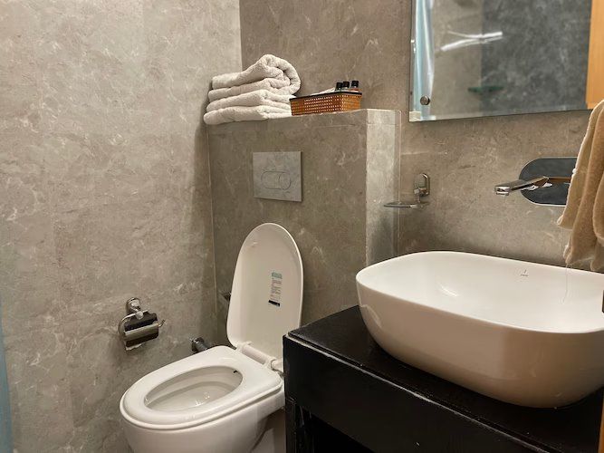 Ananda Castle Deluxe Room 6