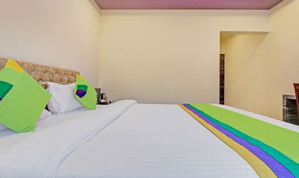 Treebo Dreamworld Standard Double Room 4