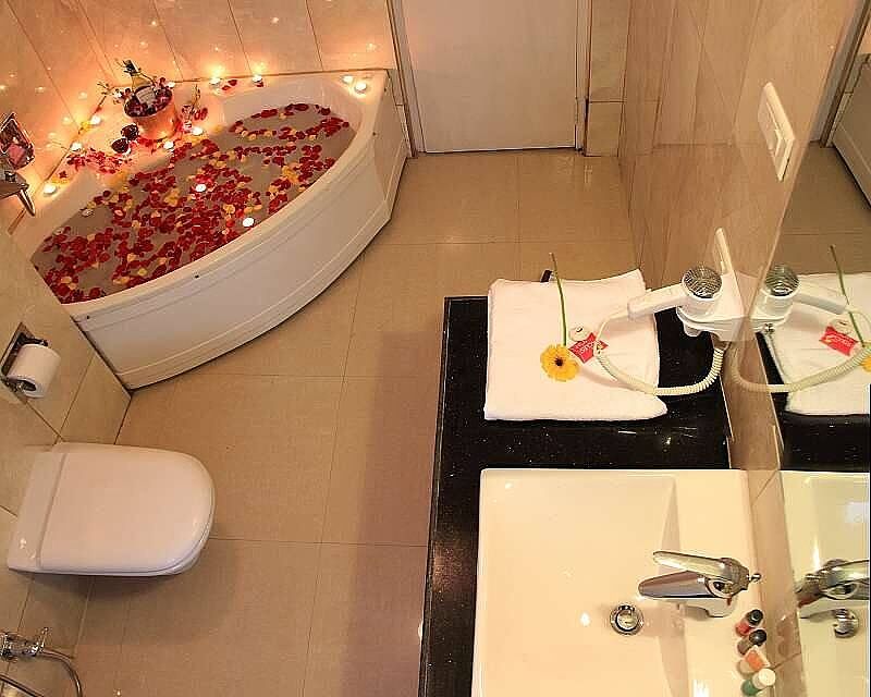 CHAS Keepsa Residency & Spa Suite Room 2