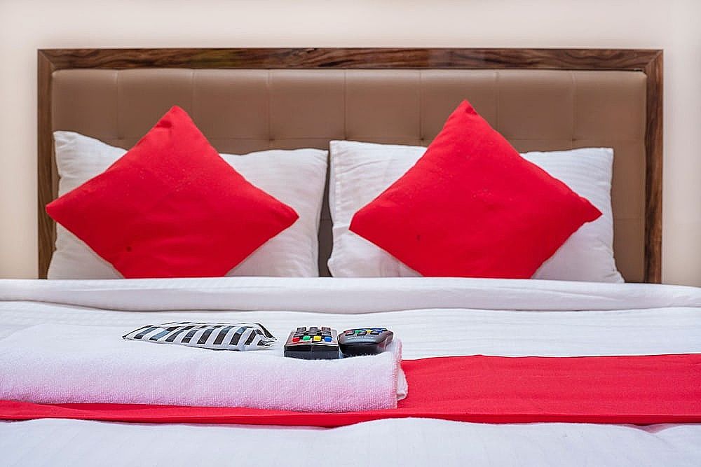 undefined Sports Icon Suites 9