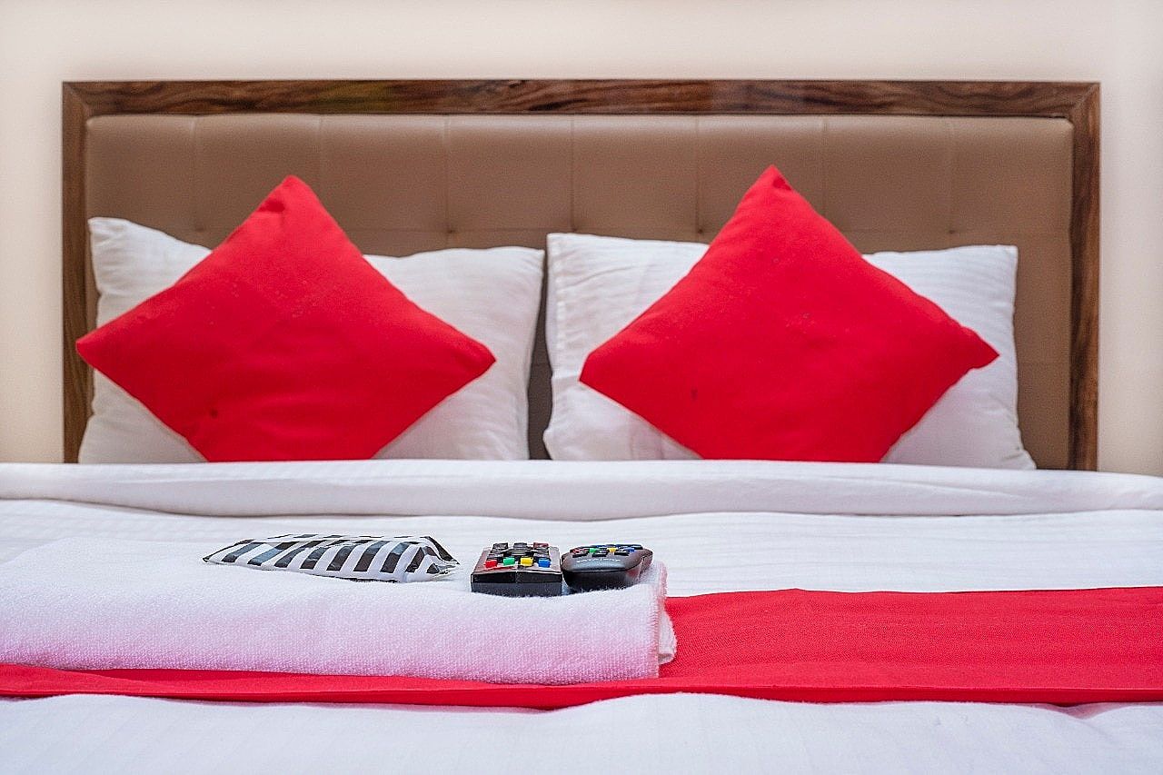 undefined Sports Icon Suites 10