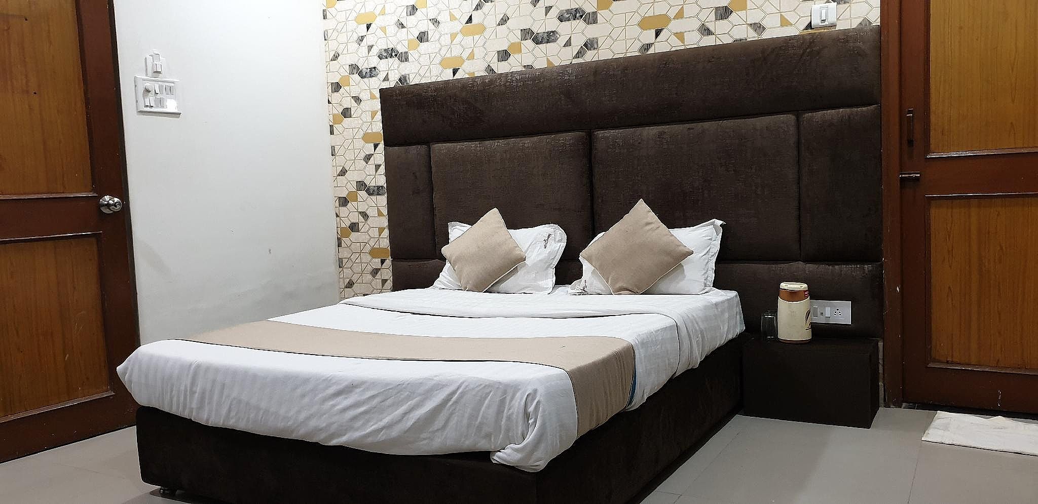 Hotel Park Deluxe AC Room 15