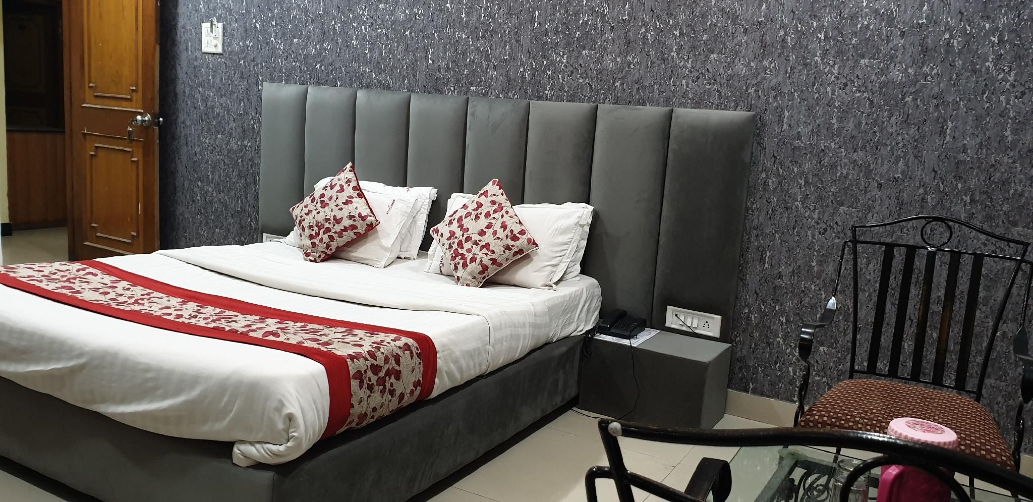 Hotel Park Deluxe AC Room 16