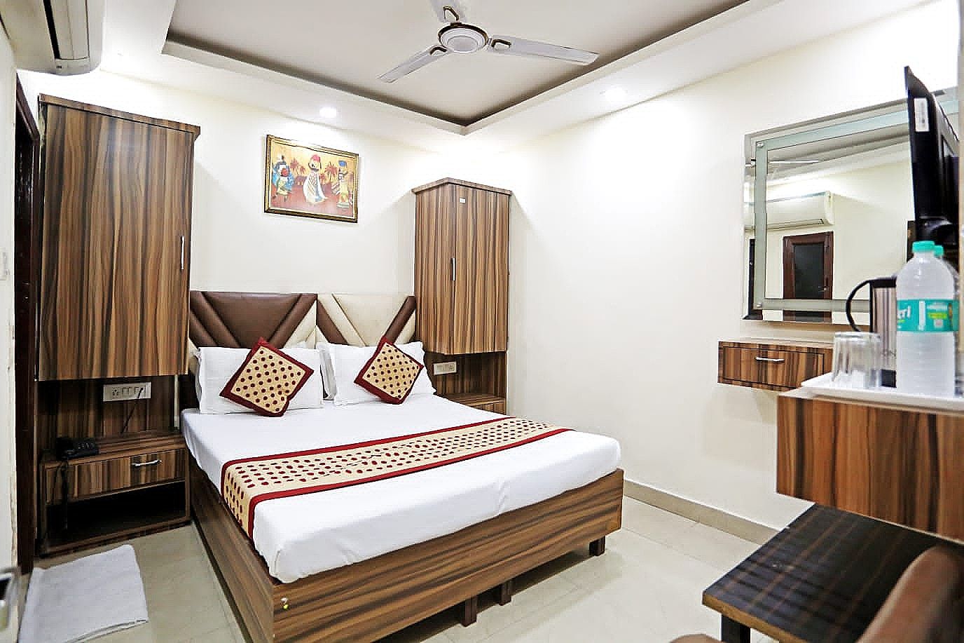 Deluxe Double Room with free wi-fi