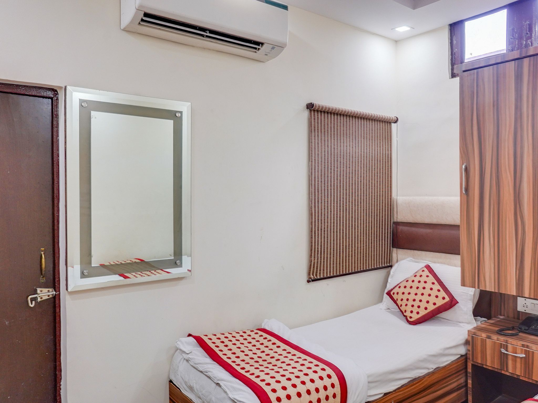 AC Deluxe Single Room