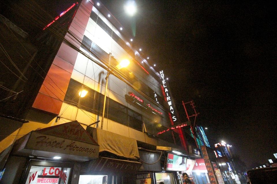 undefined HOTEL AIRWAYS 9