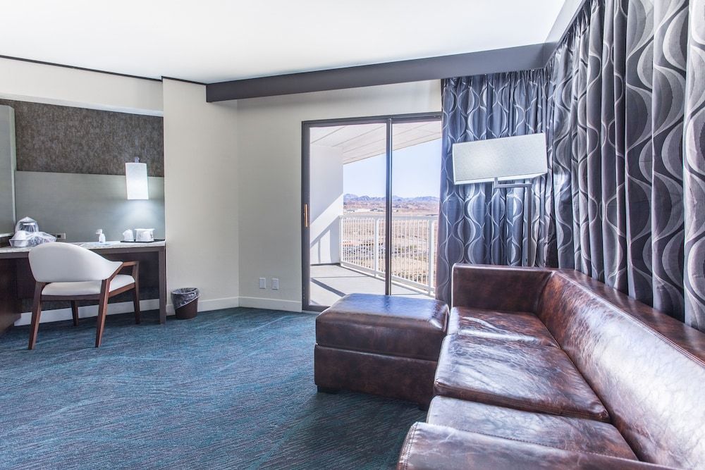 Don Laughlin's Riverside Resort Hotel & Casino Executive Room, 1 King Bed, Balcony, Sitting Area, Refrigerator (No Pets Allowed) 6
