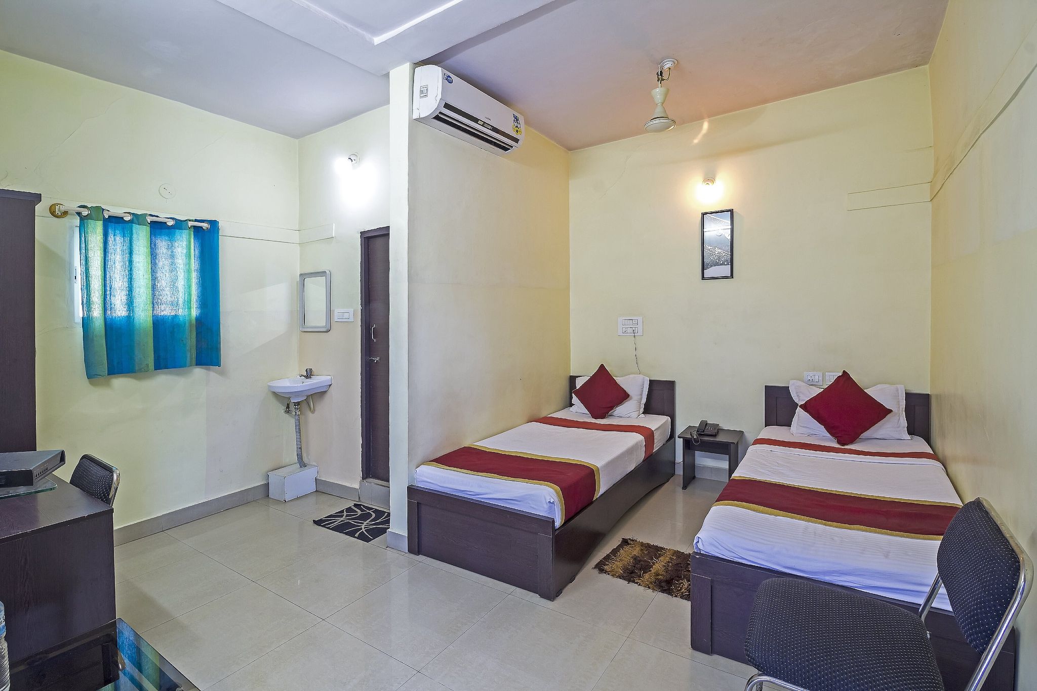 Thanga Grand Standard Non AC Room 2