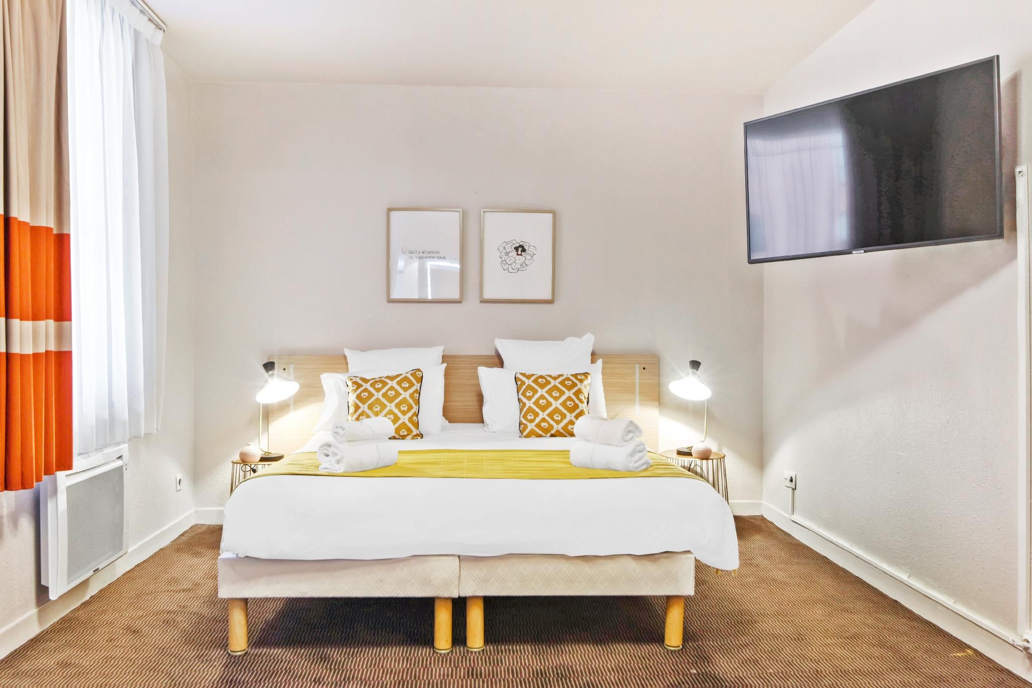 1 Bedroom Apartment