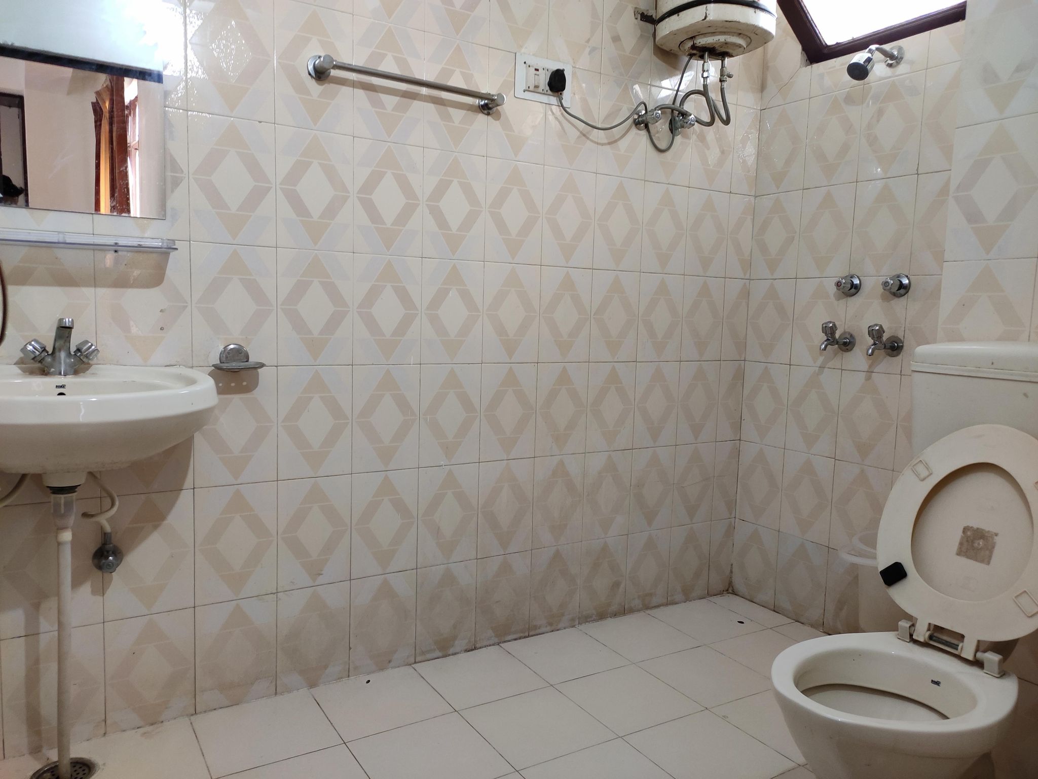 Hotel Green Woods Standard Room 8