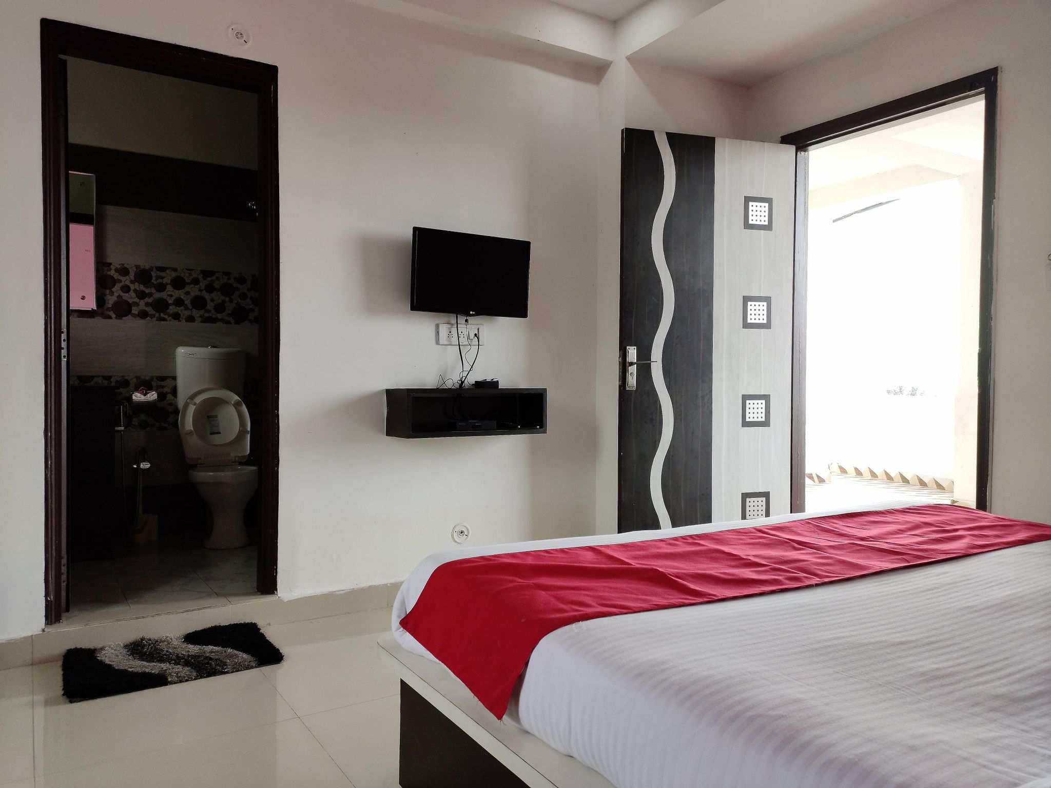 Deluxe Room(Non AC)
