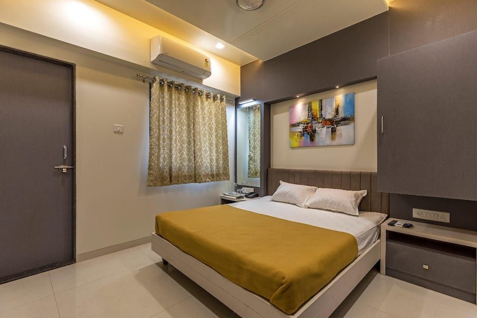 Deluxe AC Room