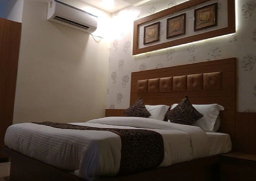 HOTEL RK PALACE Deluxe Room 6