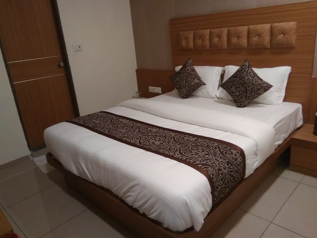 HOTEL RK PALACE Deluxe Room 9