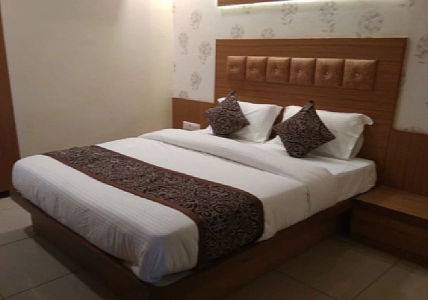 HOTEL RK PALACE Deluxe Room 5