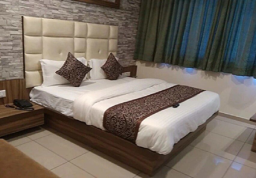 HOTEL RK PALACE Deluxe Room 2