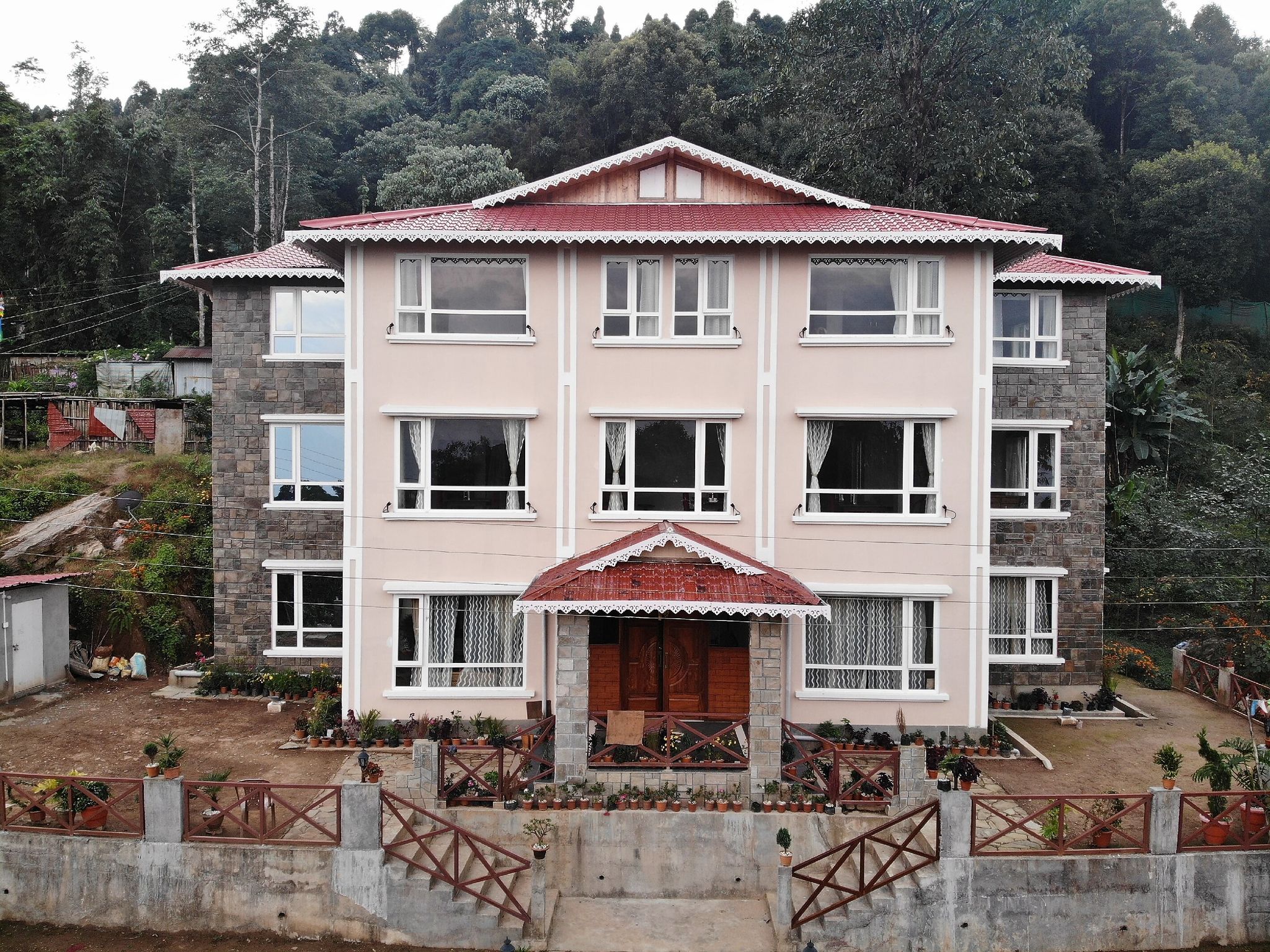 Tinchuley Ratna Vajra Vatika resort
