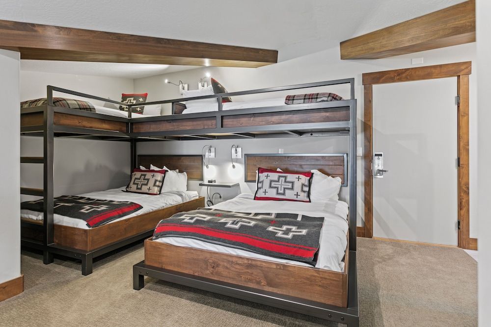 Condo, 3 Bedrooms
