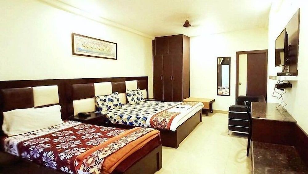 U S Fortune Hotel Elite Suite 4