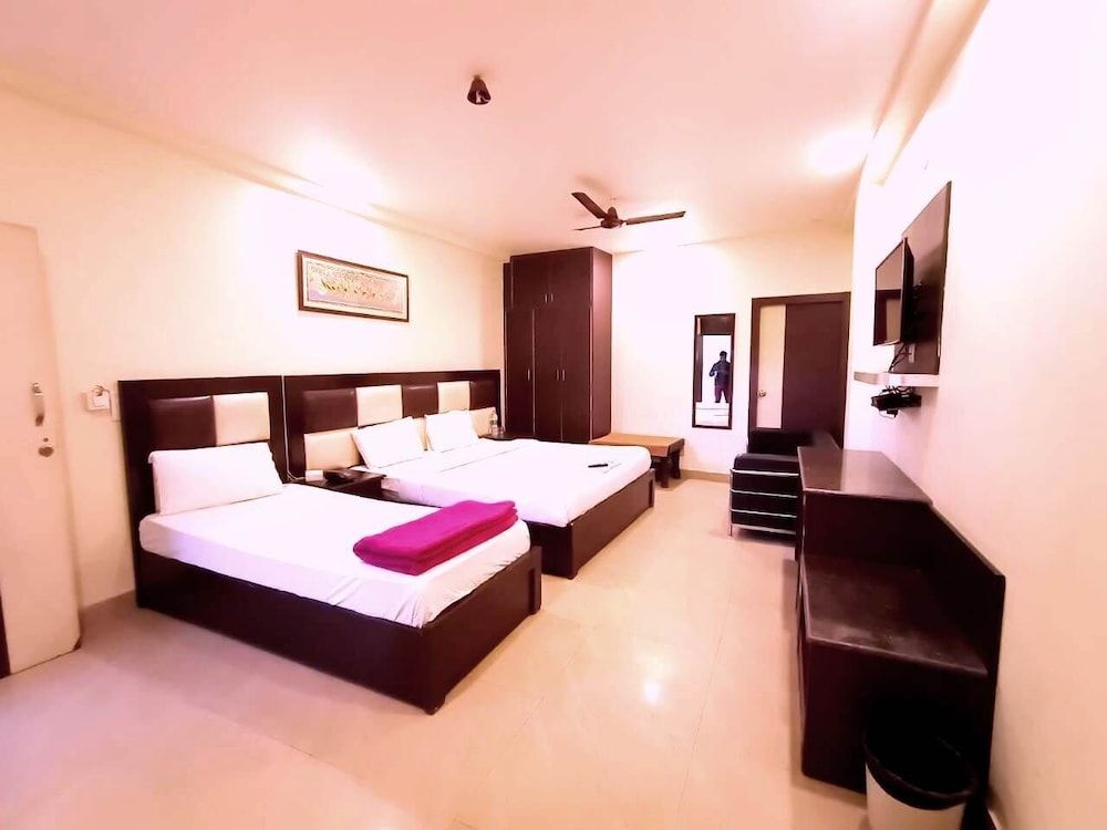 U S Fortune Hotel Elite Suite 3