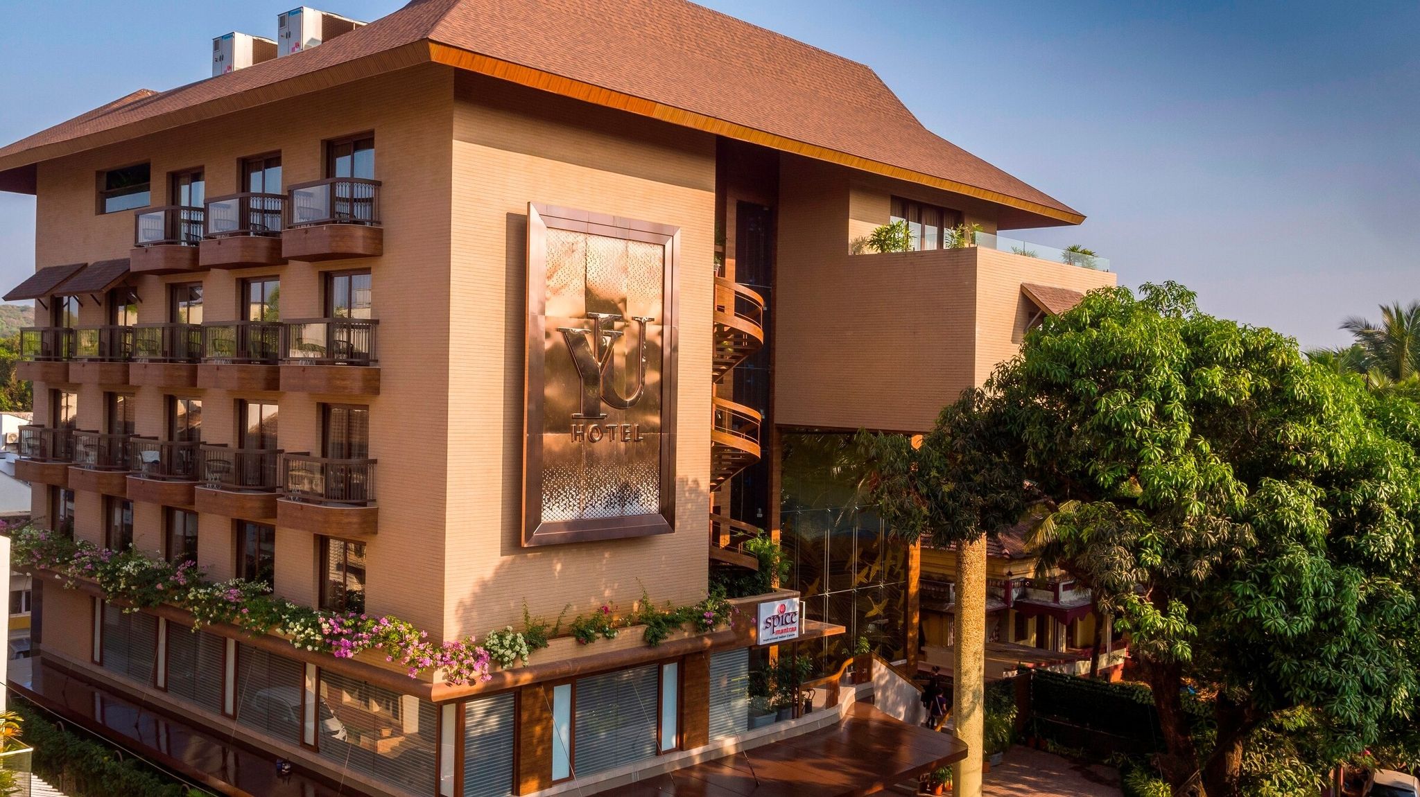 undefined YU Hotel Candolim 7