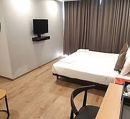 Deluxe Double With Bathtub