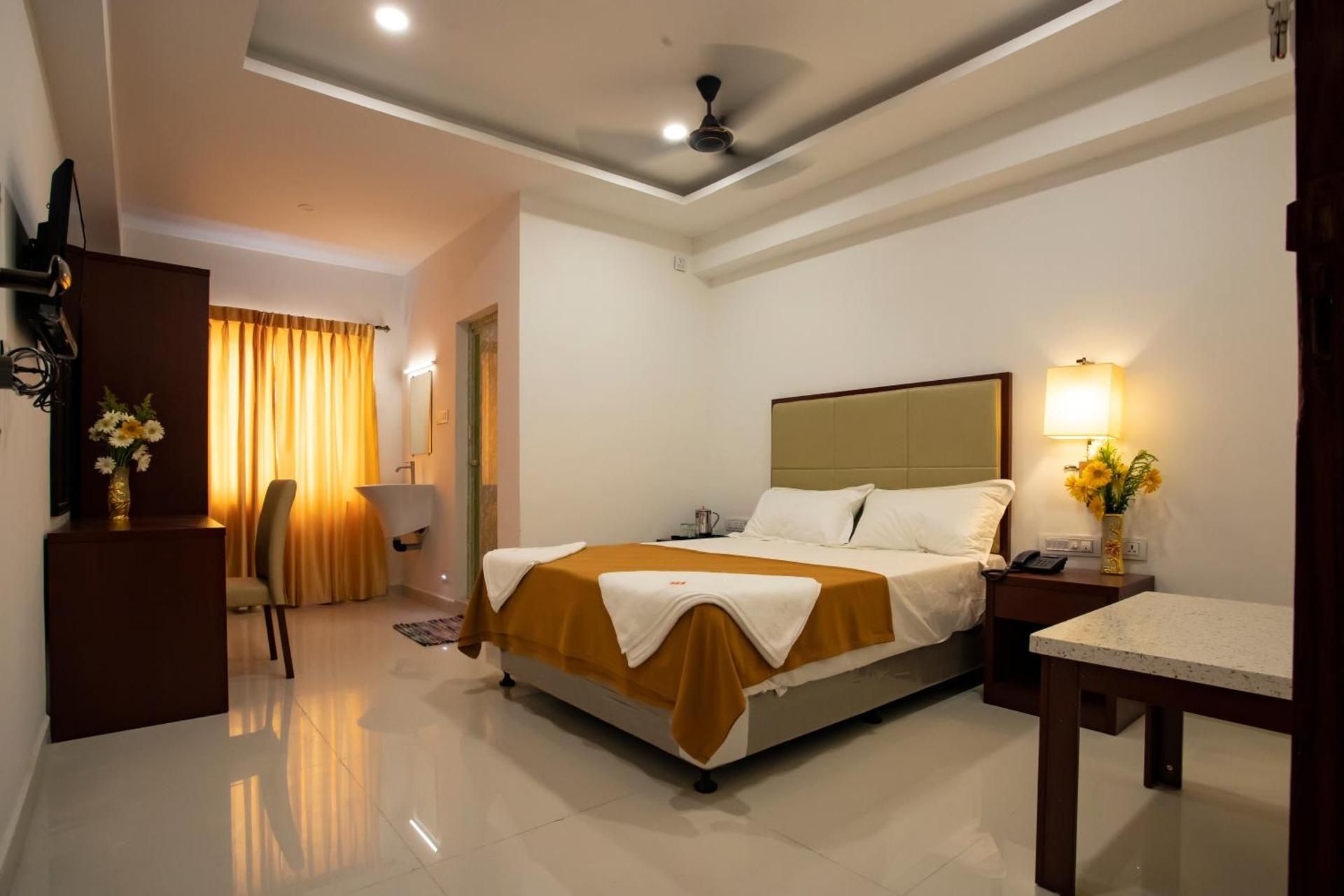 Hotel Viswa Grand Executive Double Bed 2