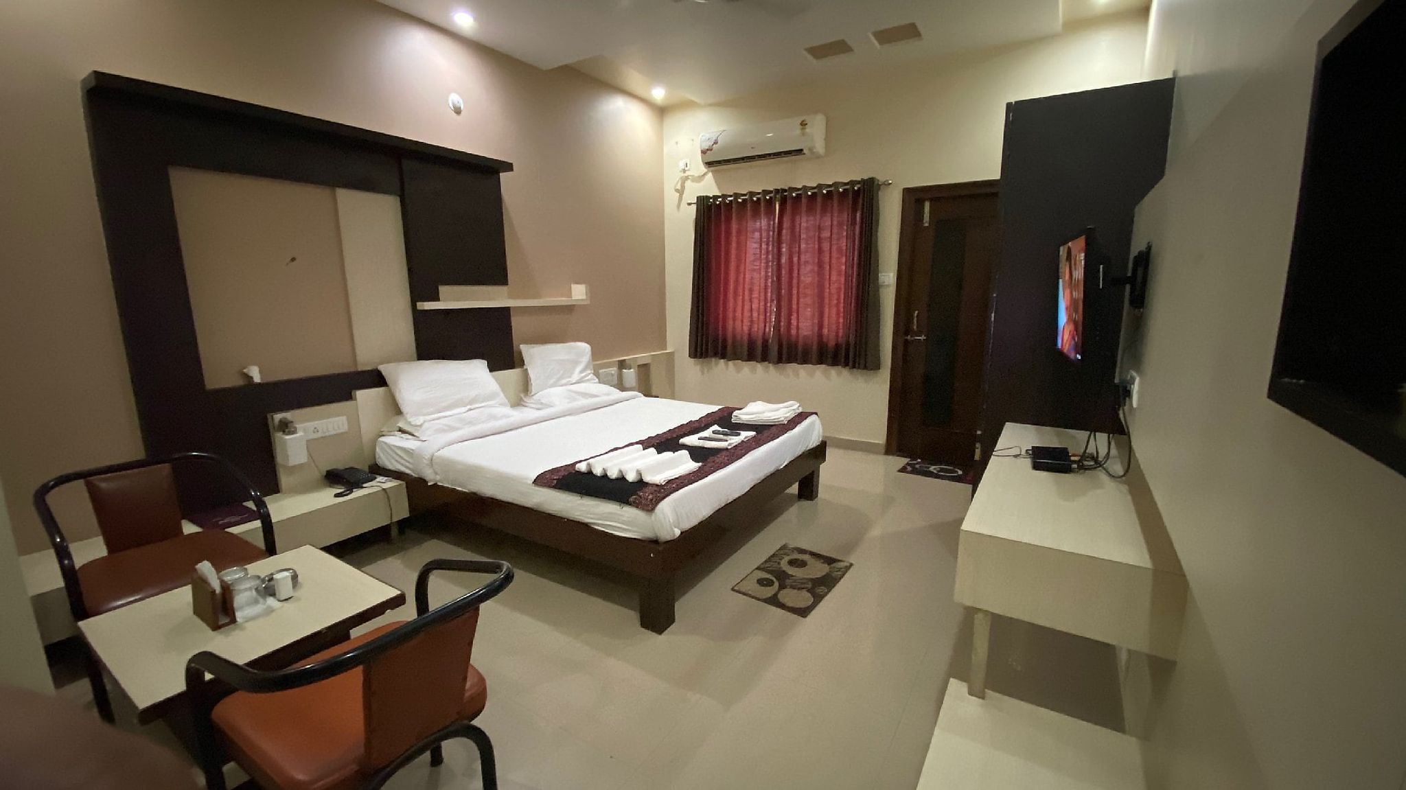 Hotel Pleasant Stay Executive Non AC Room 3