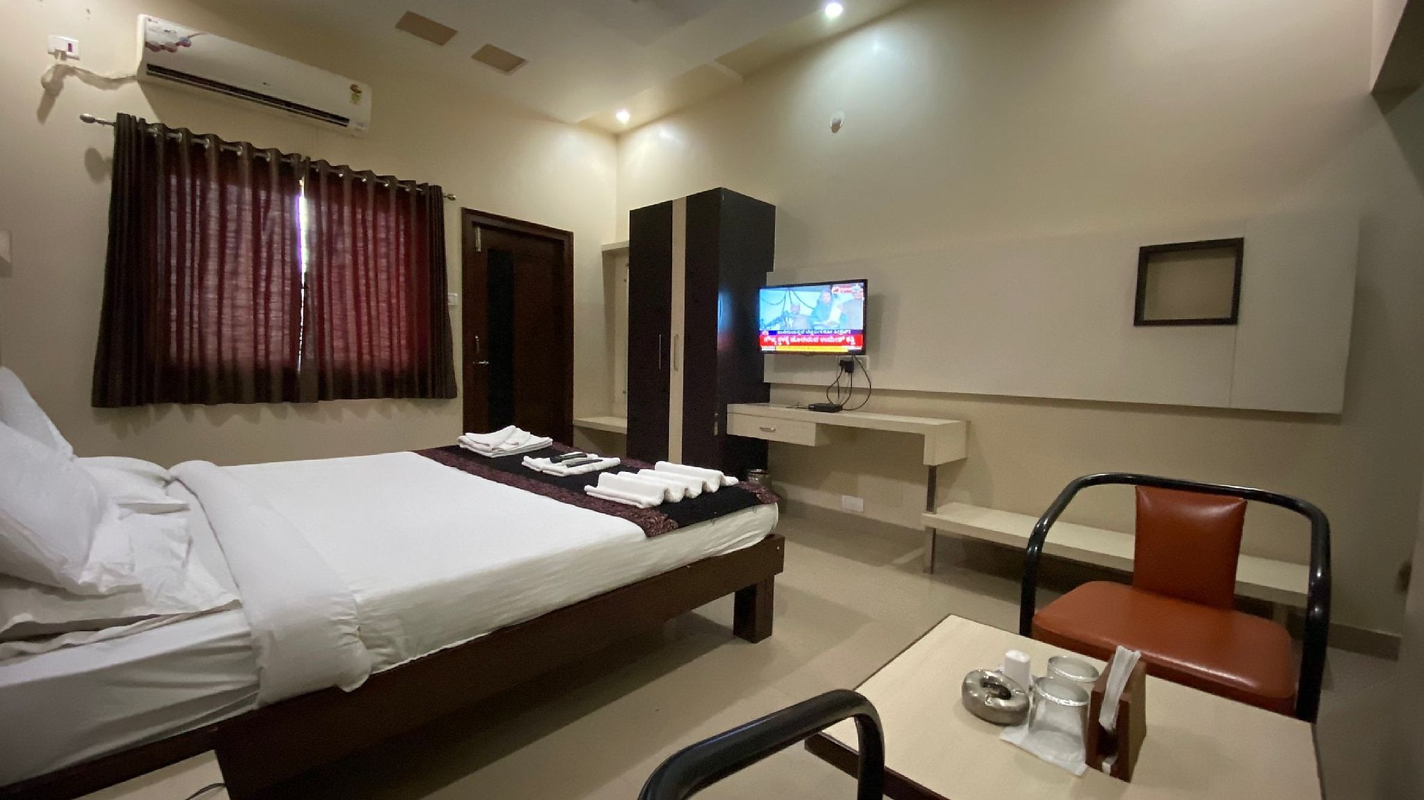 Hotel Pleasant Stay Executive Non AC Room 2