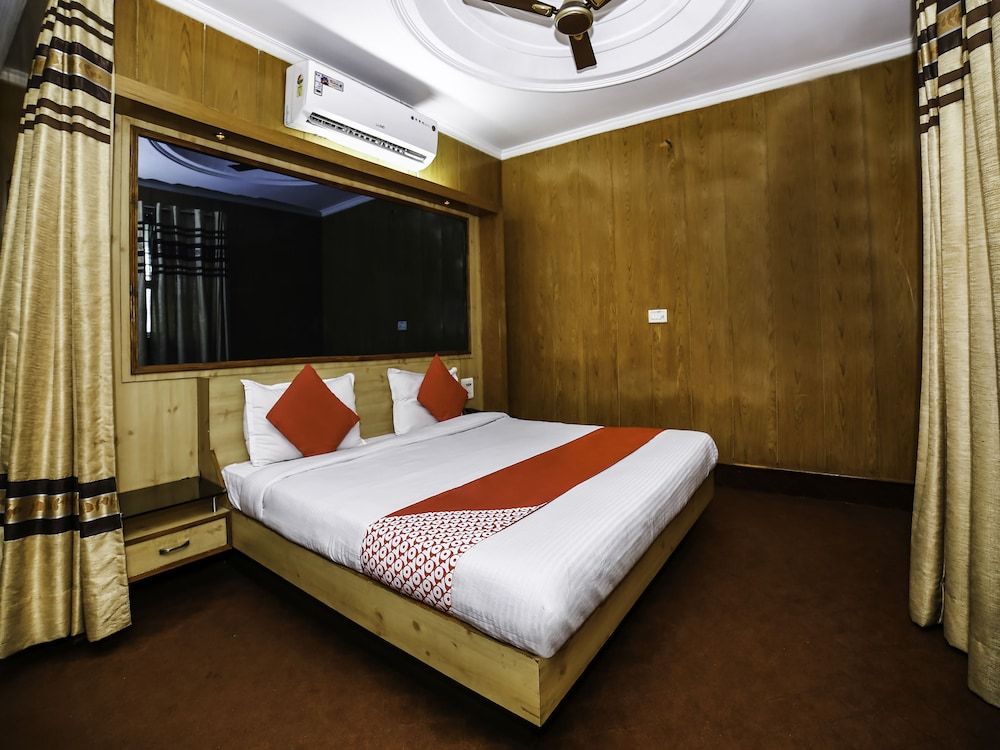 OYO 28071 Hotel Prakash Regency Double or Twin Room 11