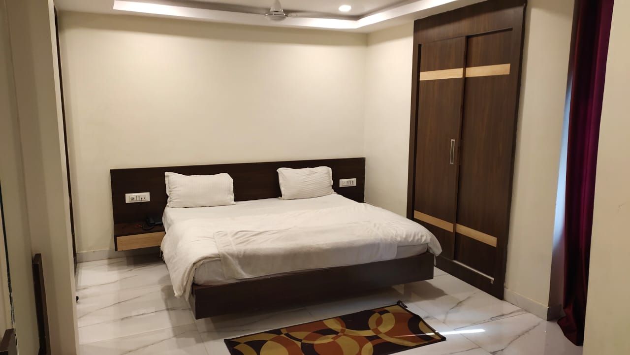 Deluxe AC Room