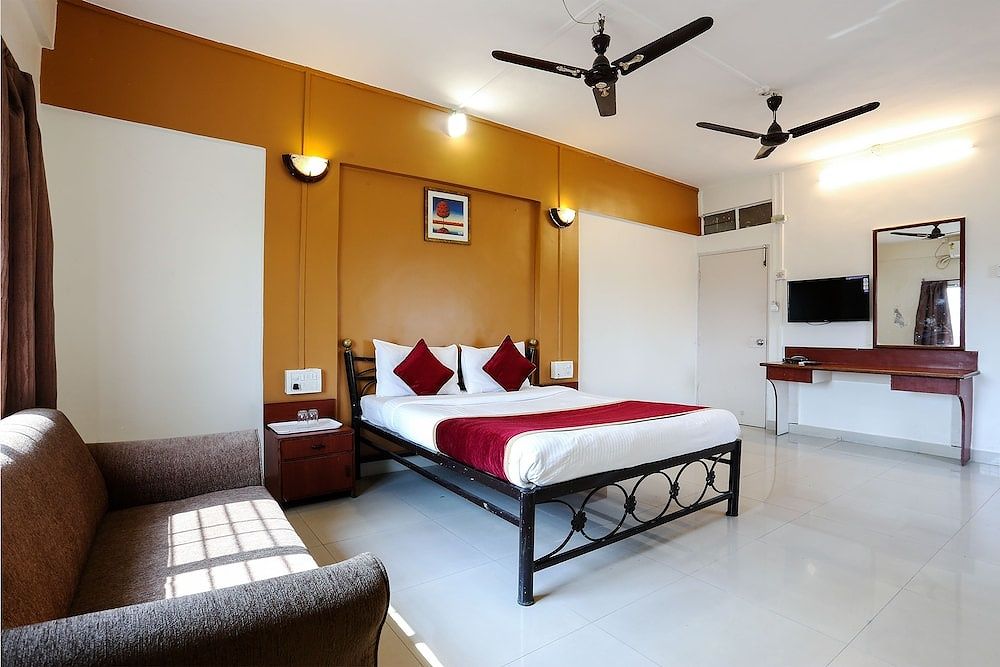 undefined Hotel HMR Royal Inn 6