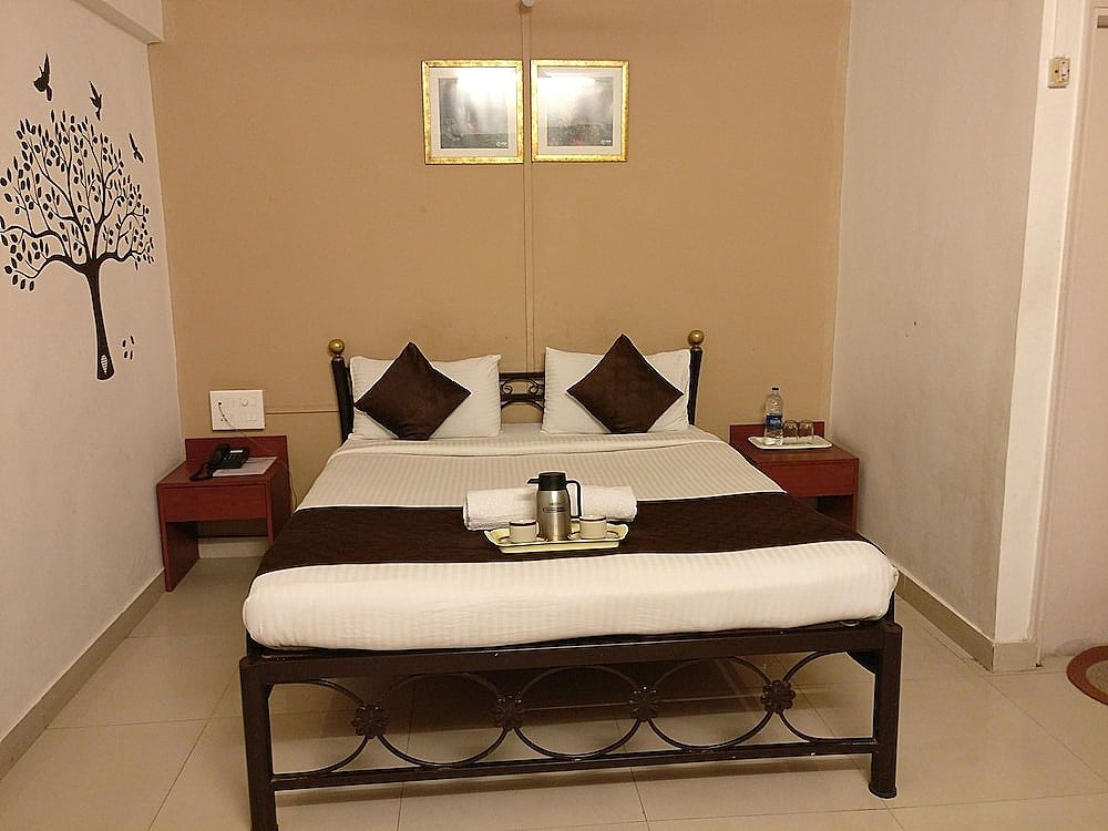 undefined Hotel HMR Royal Inn 10