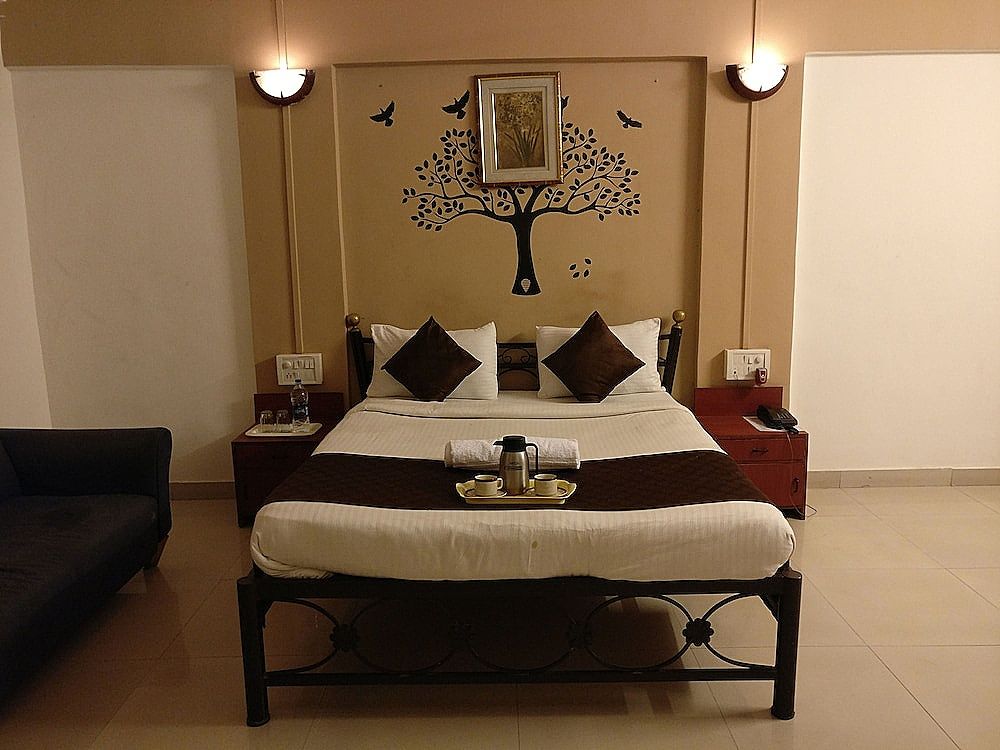 undefined Hotel HMR Royal Inn 8