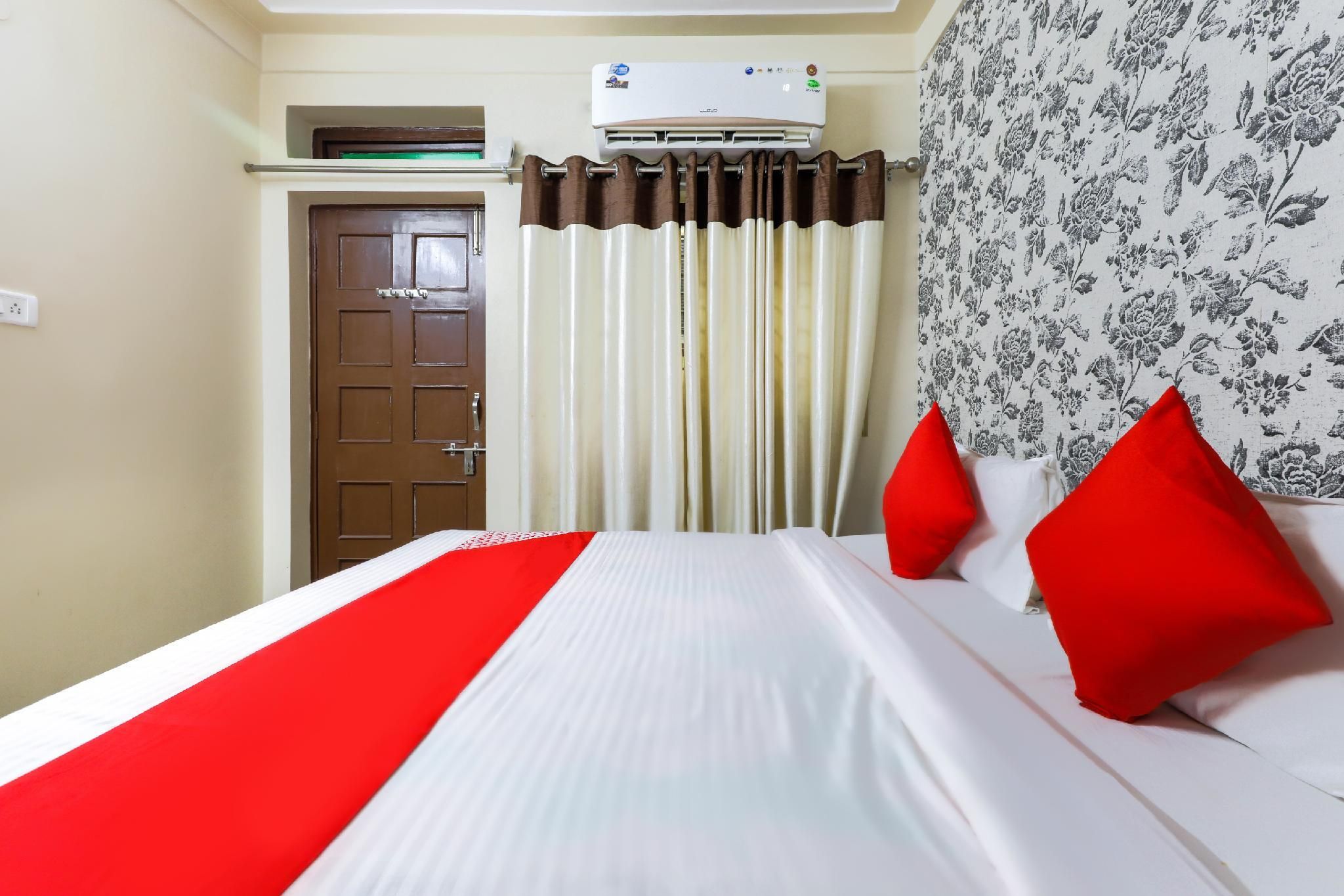 undefined Hotel Girnar 4