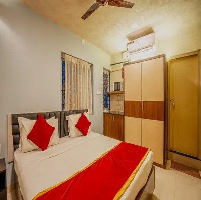 King Room with Hot Tub - Non-Smoking