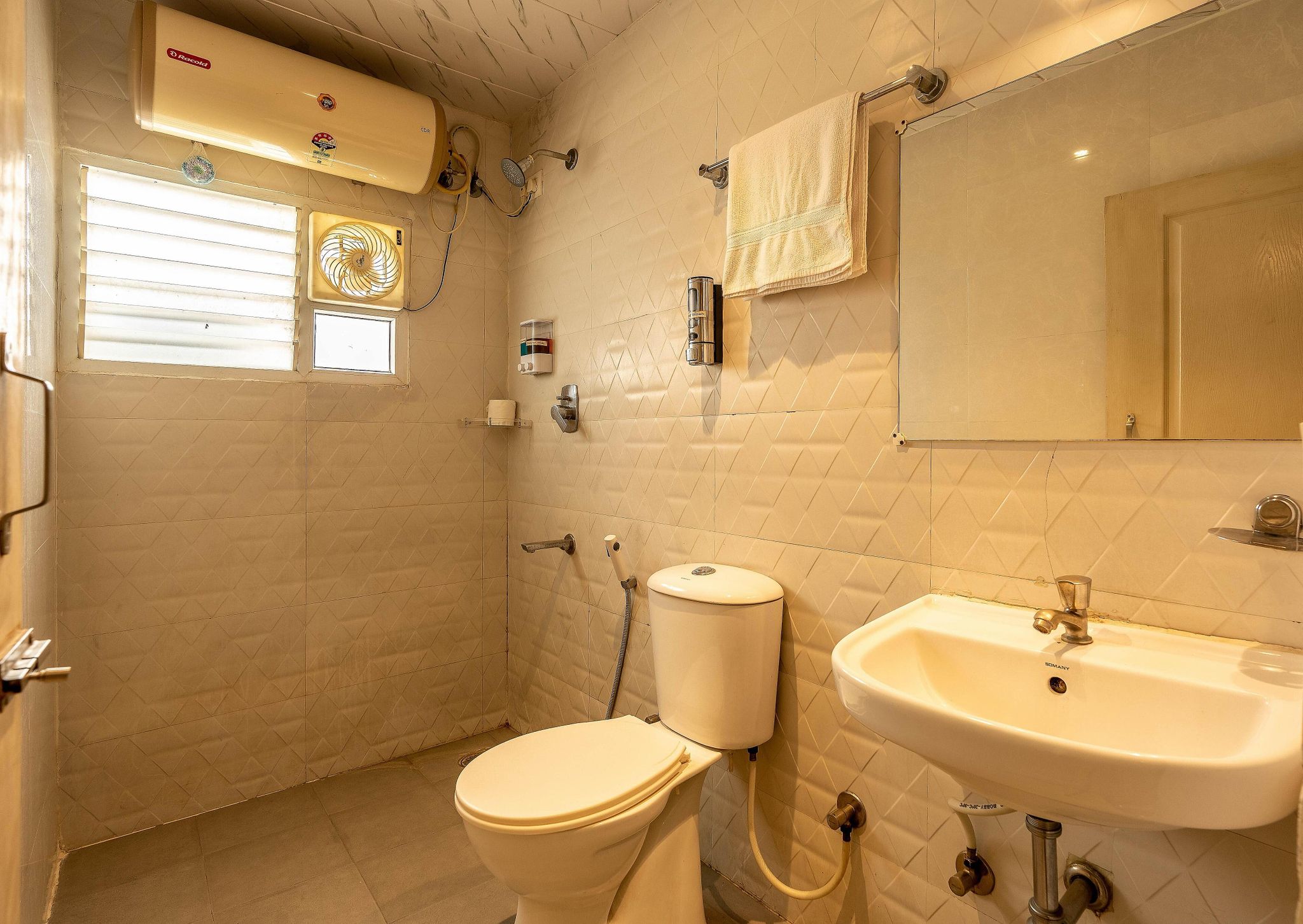 Seasons Suites-Koramangala Luxury Room 4