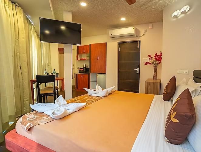 Studio with Bathtub and Kitchenette